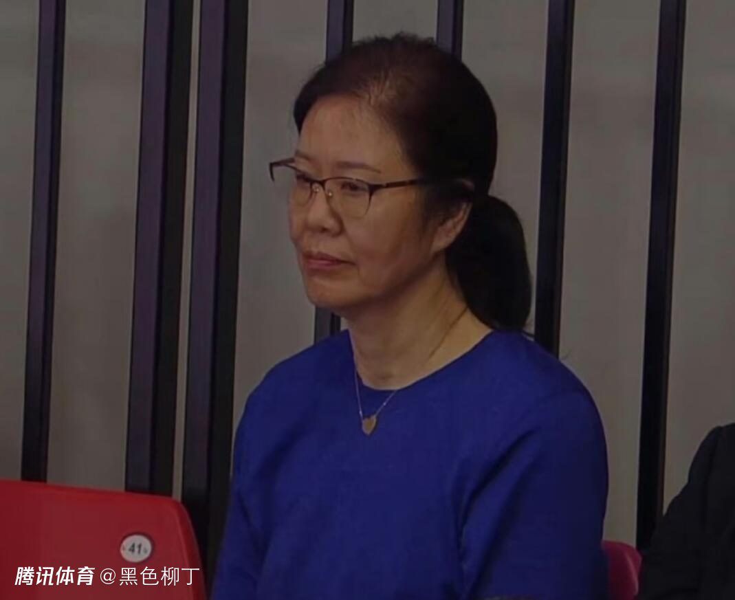 女主角失败到极致 周星驰式小人物彻底回归女主角说：作为女演员，编剧是我找到的实现自我表达的唯一方法女主角苏菲;特纳也表示影片不仅;展现了一个家庭的分崩离析更是;琴的内心挣扎：;她不想接受凤凰之力，但是当她拥有这股力量时，她又有一种愉悦的感觉